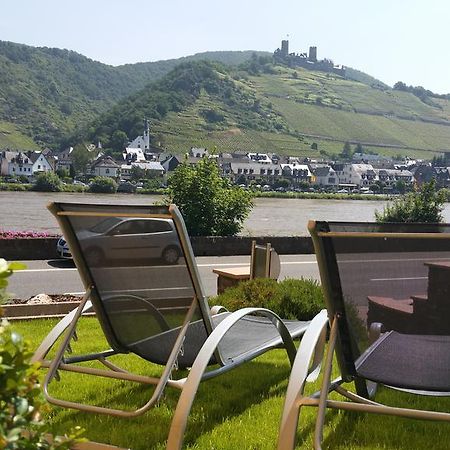 Gaestehaus Burgberg, Weinhaus Fries Kattenes Buitenkant foto
