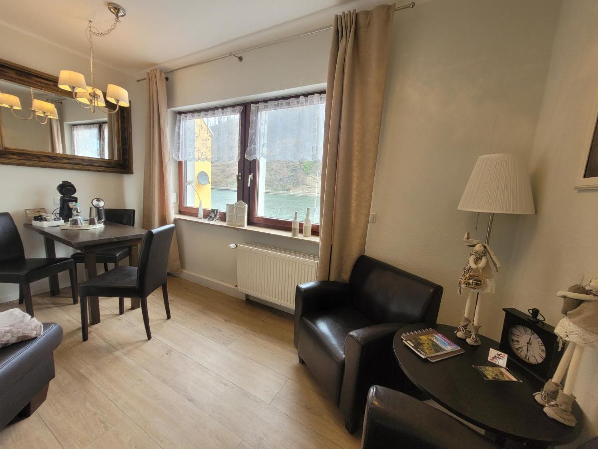 Gaestehaus Burgberg, Weinhaus Fries Kattenes Buitenkant foto