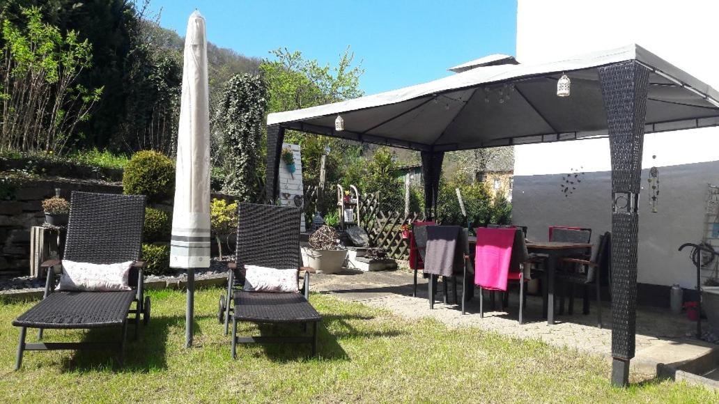Gaestehaus Burgberg, Weinhaus Fries Kattenes Buitenkant foto