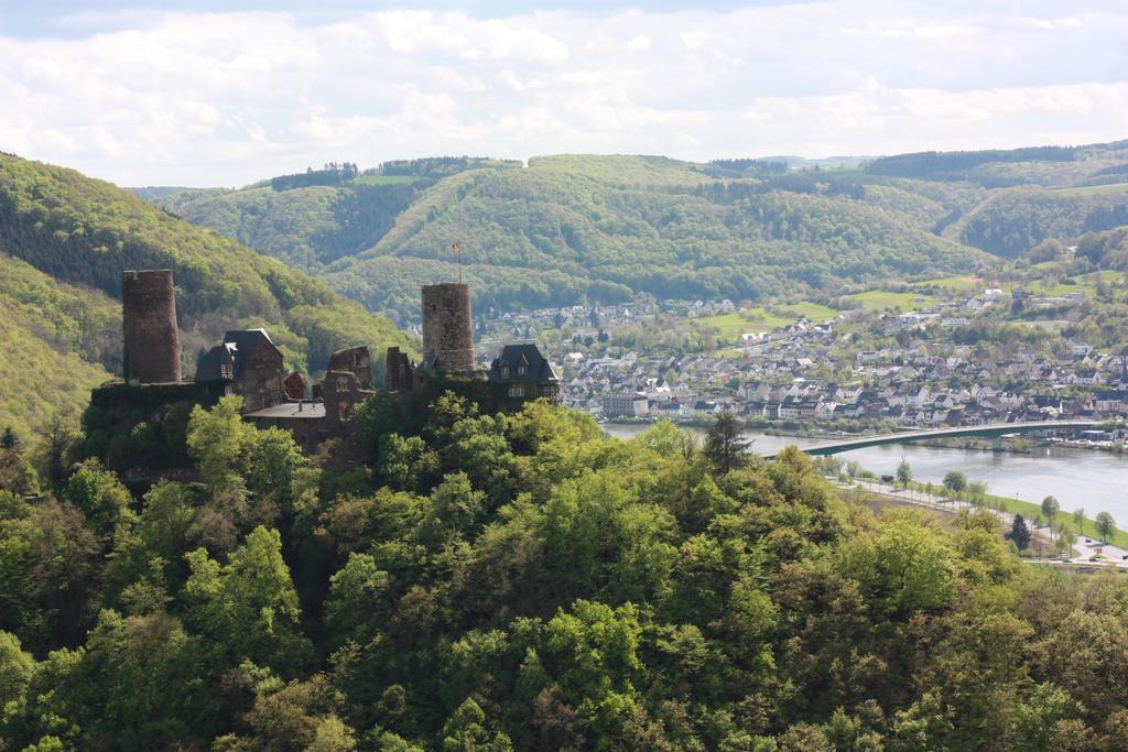 Gaestehaus Burgberg, Weinhaus Fries Kattenes Buitenkant foto