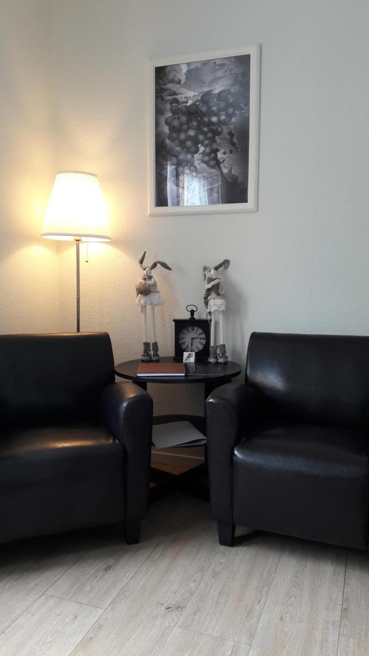 Gaestehaus Burgberg, Weinhaus Fries Kattenes Buitenkant foto