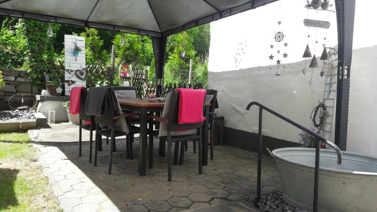 Gaestehaus Burgberg, Weinhaus Fries Kattenes Buitenkant foto